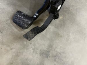 KOMPLET PEDAŁ POTENCJOMETR GAZU HAMULCA AUTOMAT PORSCHE MACAN 95B