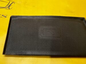 GUMA OSŁONA DYWANIK SCHOWKA PÓŁKI VOLKSWAGEN GOLF VIII