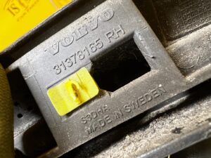 LISTWA NAKŁADKA BŁOTNIKA TYŁ PRAWA PRAWY VOLVO XC90 II 723