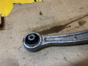 WAHACZ PRZÓD PRZEDNI LEWY PORSCHE MACAN 95B