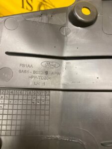 LEWA OSŁONA LISTWA PROGU SŁUPKA FORD FIESTA MK7