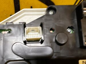 LICZNIK ZEGARY NISSAN X-TRAIL T32 BENZYNA POLIFT