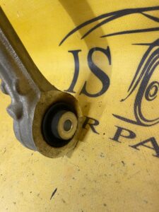 WAHACZ PRAWY GÓRNY PRZÓD LR L462 DISCOVERY V