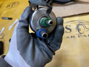 OBUDOWA PODSTAWA FILTRA FILTR PALIWA CHEVROLET CORVETTE C5 97-04