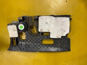 GŁOŚNIK BLUETOOTH OSŁONA POD DESKĘ LEWA BMW X6 E71