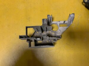 UCHWYT MOCOWANIE CZUJNIKA VW TOUAREG AUDI Q7 4M