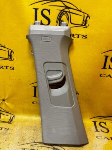 OSŁONA POSZYCIE SŁUPKA B ŚRODKOWEGO ŚRODEK LEWE LEWA LEWEGO SKODA SCALA