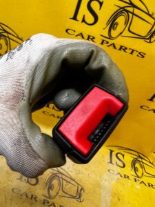 ZAPINKA KLAMRA PASA BEZPIECZEŃSTWA TYŁ PRAWY PORSCHE PANAMERA 970 I LIFT