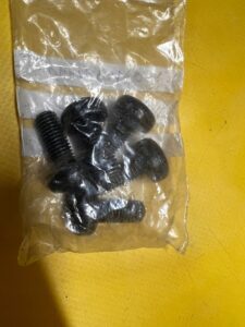 2 X ŚRUBA PASA BEZPIECZ. PRZÓD BMW 5 F07 F10 7 F01 X5 F15 X6 F16 NOWA OEM