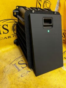 SCHOWEK SKRYTKA NA APTECZKĘ AUDI A8 D4