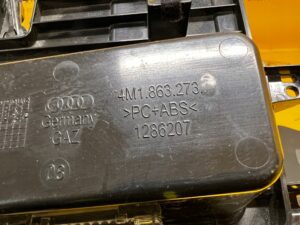 SCHOWEK ZAPALNICZKA POPIELNICZKA DEKOR AUDI SQ7 Q7 4M0