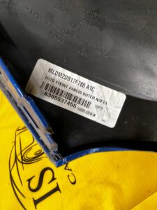 LISTWA PASA ZDERZAKA PRZÓD FORD BRONCO 21- VELOCITY BLUE PEARL METALIC