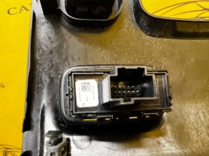 PANEL RAMKA BIEGÓW TUNEL PRZEŁĄCZNIKI NAPĘDU TOYOTA HILUX VIII 8 AUTOMAT