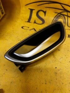 KLAMKA WEWNĘTRZNA SREBRNA LEWA RENAULT TALISMAN GRAND SCENIC IV