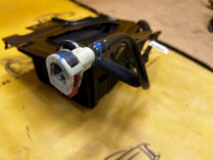 FILTR WĘGLOWY PAR PALIWA FORD BRONCO 21-