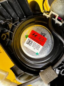 ZESTAW NAGŁOŚNIENIE GŁOŚNIKI HARMAN SUBWOOFER KIA SORENTO III