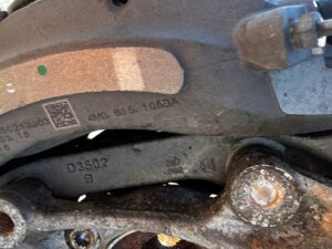 ZWROTNICA WAHACZE ZAWIESZENIE PRZÓD LEWY AUDI Q7 4M0 3.0 TDI