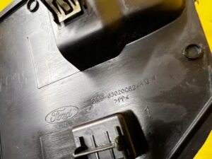 PLASTIK OSŁONA PROGU SŁUPKA A PRZÓD PRAWY FORD MUSTANG VI