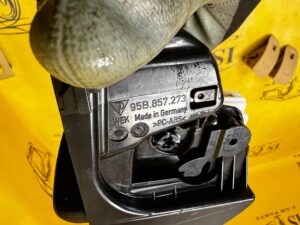 POPIELNICZKA SCHOWEK TUNELU ŚRODKOWEGO PORSCHE MACAN 95B