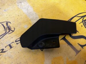 CHLAPACZ PRAWY TYŁ RANGE ROVER EVOQUE II L551