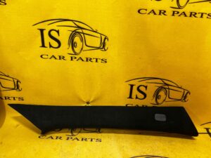 OSŁONA SŁUPKA PRAWY PRZÓD MERCEDES W176 ALCANTARA