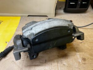 KOMPLET TARCZE ZACISKI KLOCKI HAMULCOWE PRZÓD MERCEDES GL X166 4.7 V8