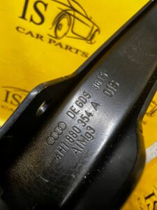 WSPORNIK MOCOWANIE DESKI ROZDZIELCZEJ KONSOLI AUDI A8 D4 4H