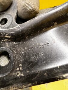 WSPORNIK MOCOWANIE SANEK ZAWIESZENIA TYŁ LEWY TESLA MODEL 3 PRZEDLIFT RWD