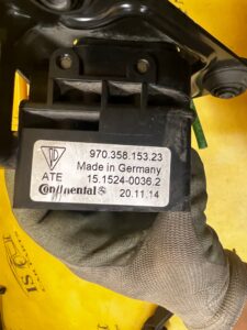 ROZDZIELACZ ZAWÓR ZAWIESZENIA PNEUMATYCZNEGO PORSCHE PANAMERA 970 I LIFT