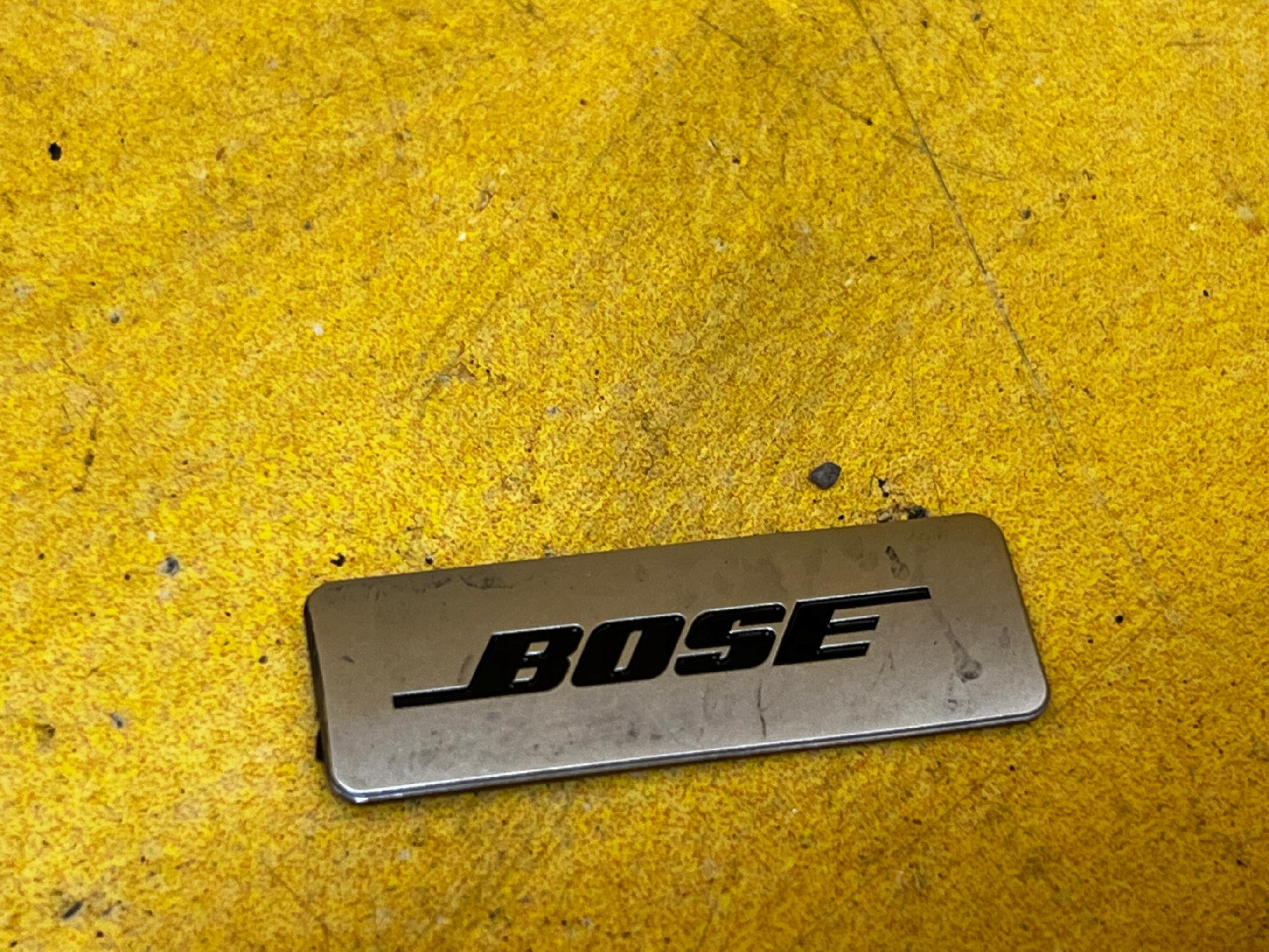 EMBLEMAT ZNACZEK GŁOŚNIKA BOSE PORSCHE CAYENNE 9Y3 9Y0 COUPE HYBRID