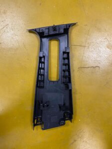 OSŁONA POSZYCIE SŁUPKA B LEWY FORD FIESTA MK8