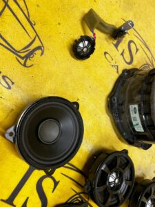 KOMPLET ZESTAW 13 GŁOŚNIKÓW MERIDIAN RANGE ROVER VELAR L560