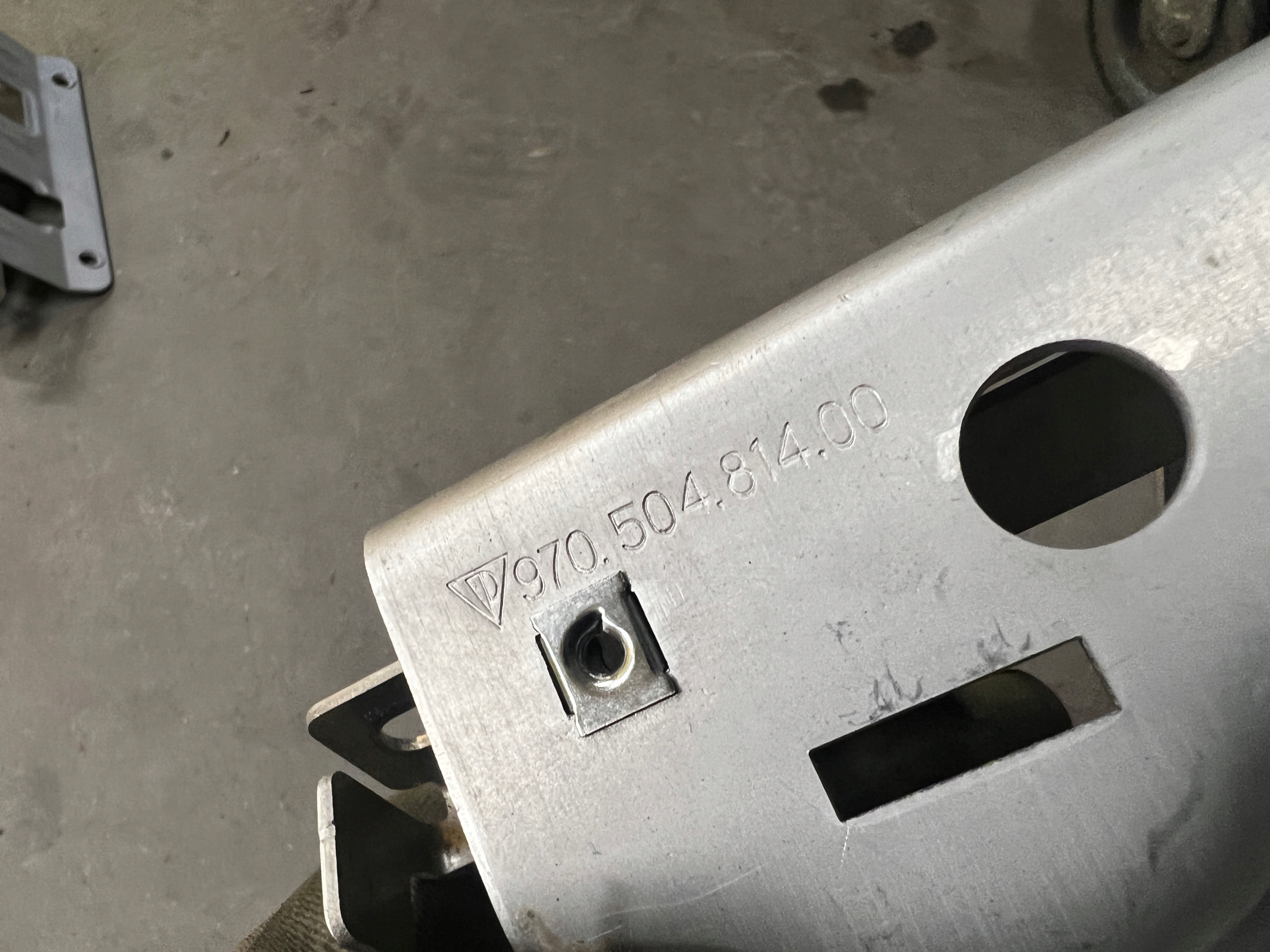 MOCOWANIE UCHWYT WYDECHU PORSCHE PANAMERA 970 I LIFT 3.0 S E-HYBRID