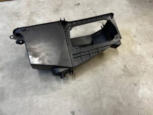 KRÓCIEC WLOT DOLOT SSĄCY POWIETRZA AUDI SQ7 Q7 4M0