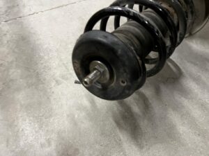 NOGA ZWROTNICA AMORTYZATOR PRZÓD LEWY CITROEN DS5 I 2.0 HDI HYBRID