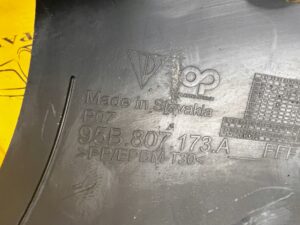 LISTWA OSŁONA BLENDA LAMPY REFLEKTORA PRZÓD LEWY PORSCHE MACAN 95B