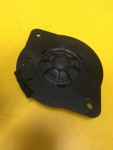 GŁOŚNIK WYSOKOTONOWY DESKI AUDI A4 B8 8T0035399A