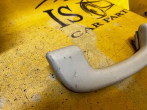 UCHWYT UCHO PODSUFITKI PRZEDNI BMW 5 G30