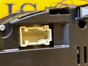 LICZNIK ZEGARY WYŚWIETLACZ INFINITI Q30 1.6 TURBO