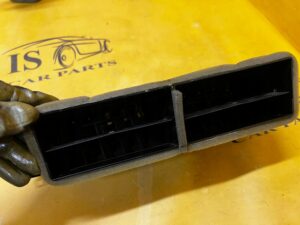 KRATKA NAWIEWU ŚRODKOWA DESKI KONSOLI LAND ROVER DISCOVERY 5 V L462 LHD