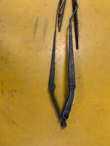 RAMIONA WYCIERACZEK KOMPLET NISSAN E-NV200 NV200