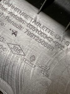 LEWA PODPORA PÓŁKI BAGAZNIKA RENAULT MEGANE IV HB