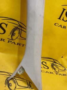 OSŁONA POSZYCIE SŁUPKA LEWY PRZÓD MERCEDES W257