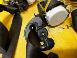 PAS BEZPIECZEŃSTWA PRZÓD LEWY BMW 2 F22