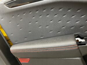 TAPICERKA BOCZEK DRZWI TYŁ LEWY FORD KUGA MK3 ST-LINE