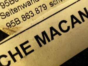 TAPICERKA BOCZEK BAGAŻNIKA TYŁ LEWY PORSCHE MACAN 95B