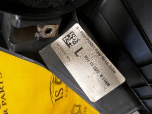 OSŁONA POSZYCIE SŁUPKA D LEWA PORSCHE CAYENNE 9Y3 9Y0 COUPE HYBRID