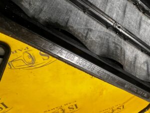 KRATKA WENTYLACYJNA DEKOMPRESYJNA TYŁ MERCEDES GL X166