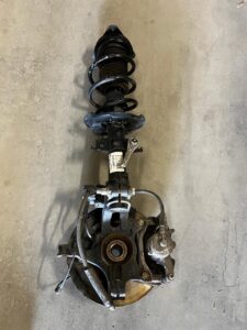 NOGA ZWROTNICA AMORTYZATOR PRZÓD LEWY LEWA RENAULT MEGANE IV