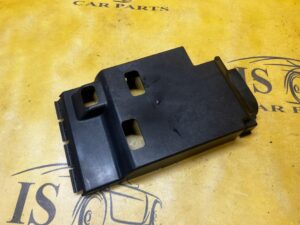 POKRYWA OSŁONA OBUDOWA SKRZYNKI BEZPIECZNIKÓW MERCEDES GL X166